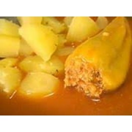3. Plnená paprika v paradajkovej omáčke, zemiaková kaša       (120/250)g  – 1,3,7